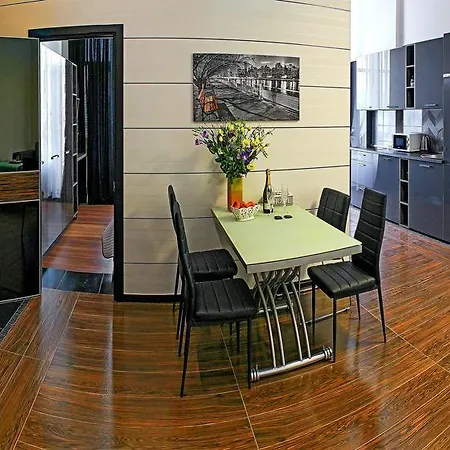 Terrace Apartment *
