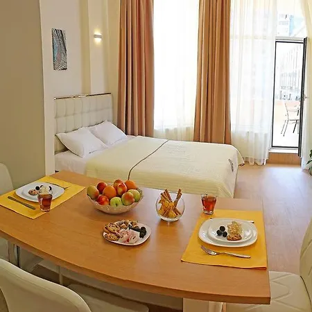 Terrace Apartment *